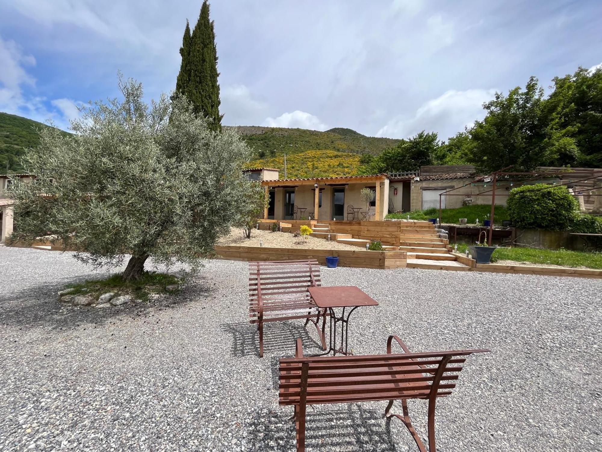 Les Ricoux Montfroc Exterior foto